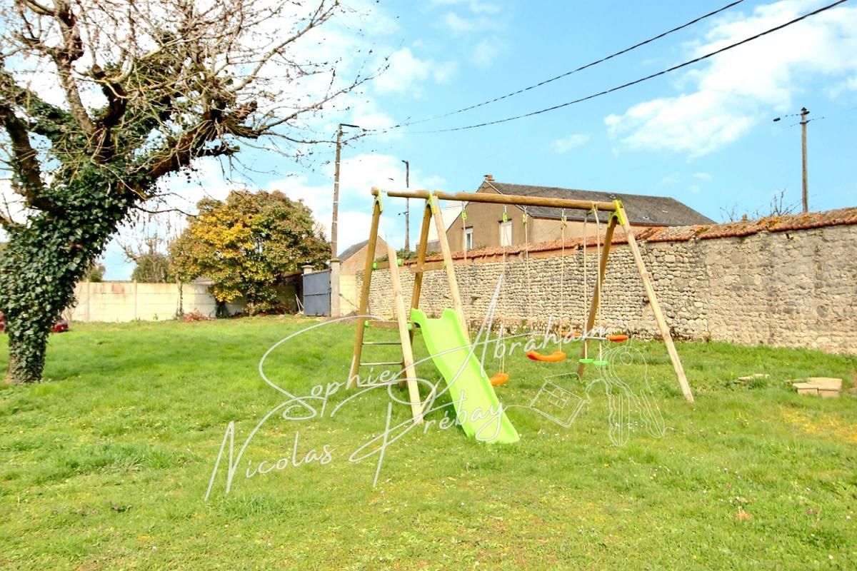 ALLAINES-MERVILLIERS Maison de 4 pièces avec grand jardin clos de murs et garage double ! 2