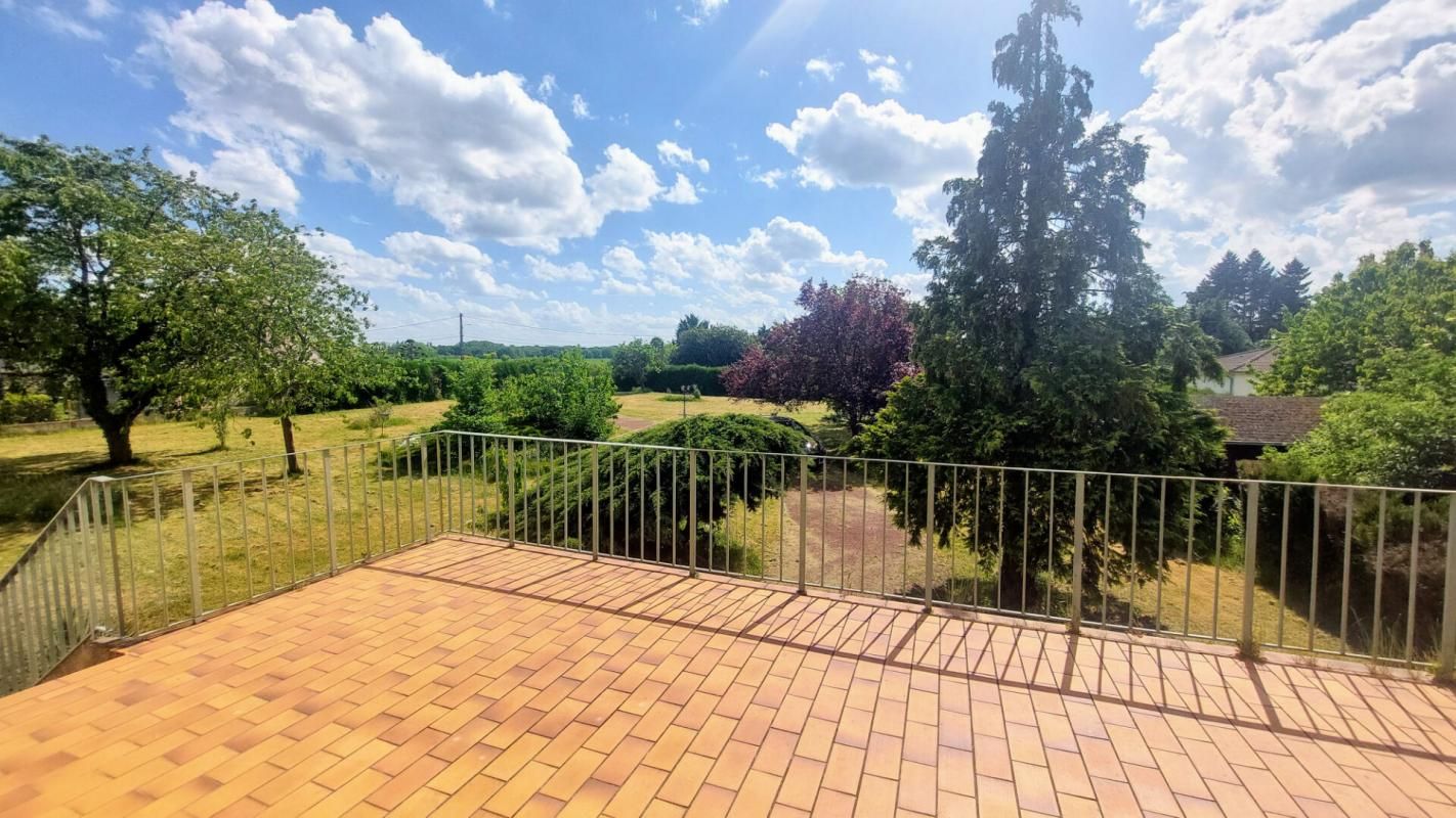 LAILLY-EN-VAL Maison 151.67 m2 3