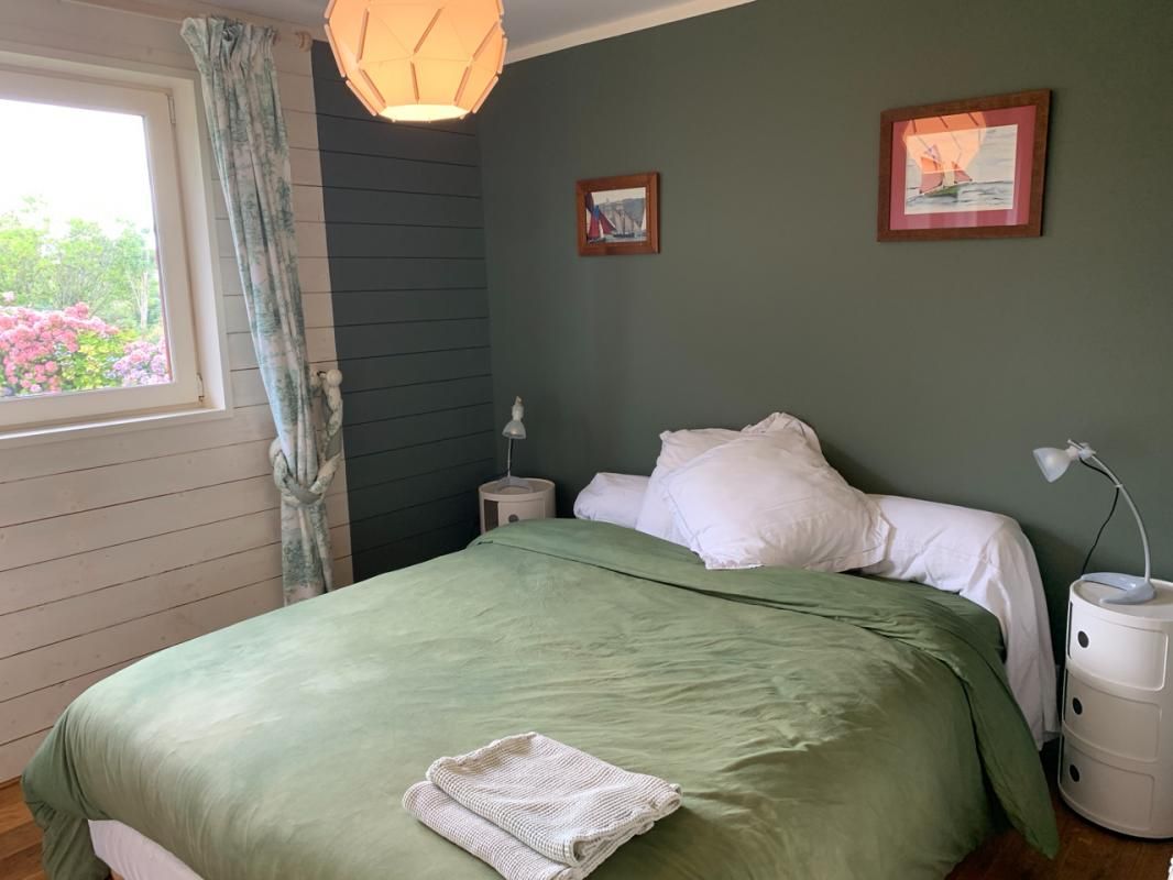 PLOUGUERNEAU Maison plain pied en bois, 5 chambres, garage 3
