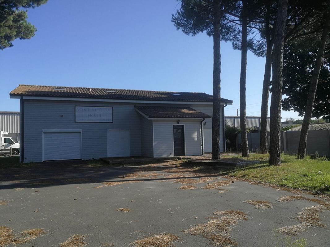 LE HAILLAN 33185 LE HAILLAN - LOCATION BUREAUX 227 M² 2