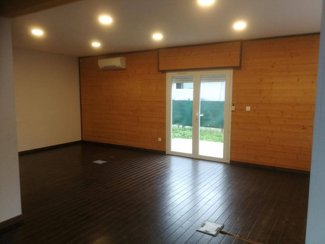 LE HAILLAN 33185 LE HAILLAN - LOCATION BUREAUX 227 M² 4