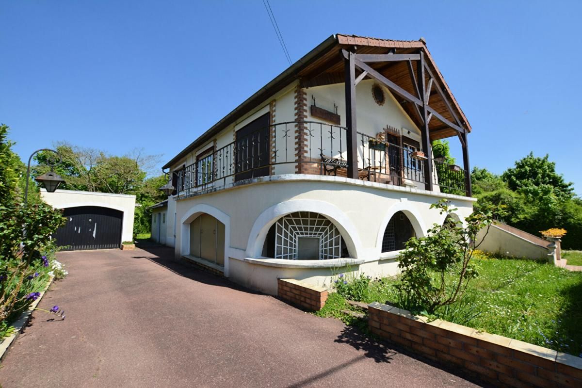 Maison Montmorency (95160) 6 pièces 3 chambres 150m2 1600m2 de terrain