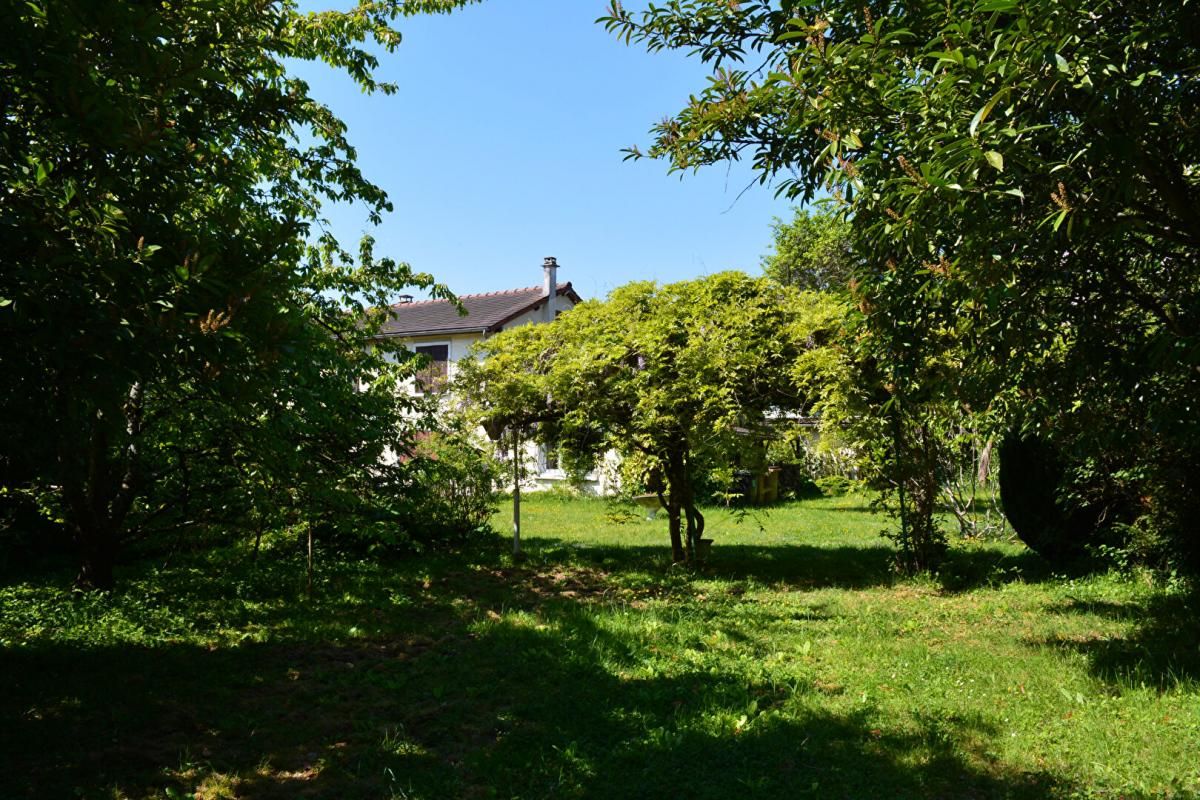 MONTMORENCY Maison Montmorency (95160) 6 pièces 3 chambres 165m2 1600m2 de terrain 4