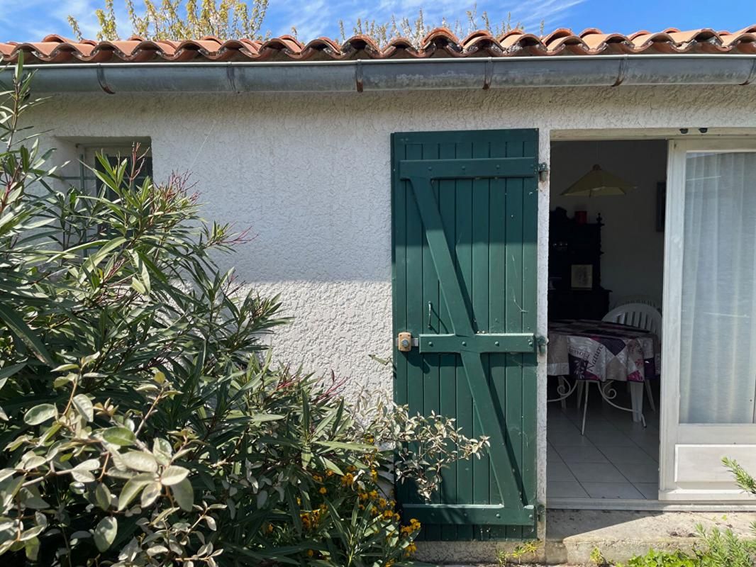 LA COTINIERE 17310 - Appartement T1 - La Cotiniere - 1 pièce(s) 17m2 avec extérieur -- Ile d'Oléron -- 2