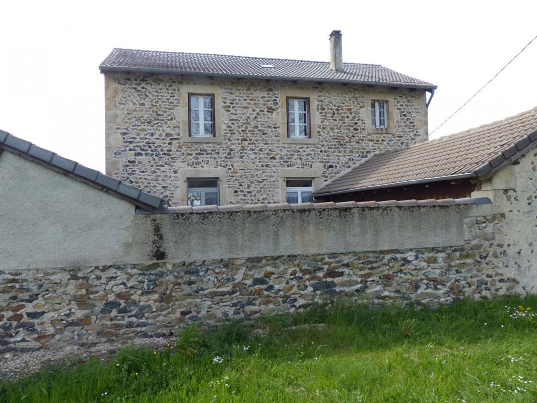 SAINT-JULIEN-CHAPTEUIL Superbe Maison en pierre à Saint-Julien-Chapteuil 2