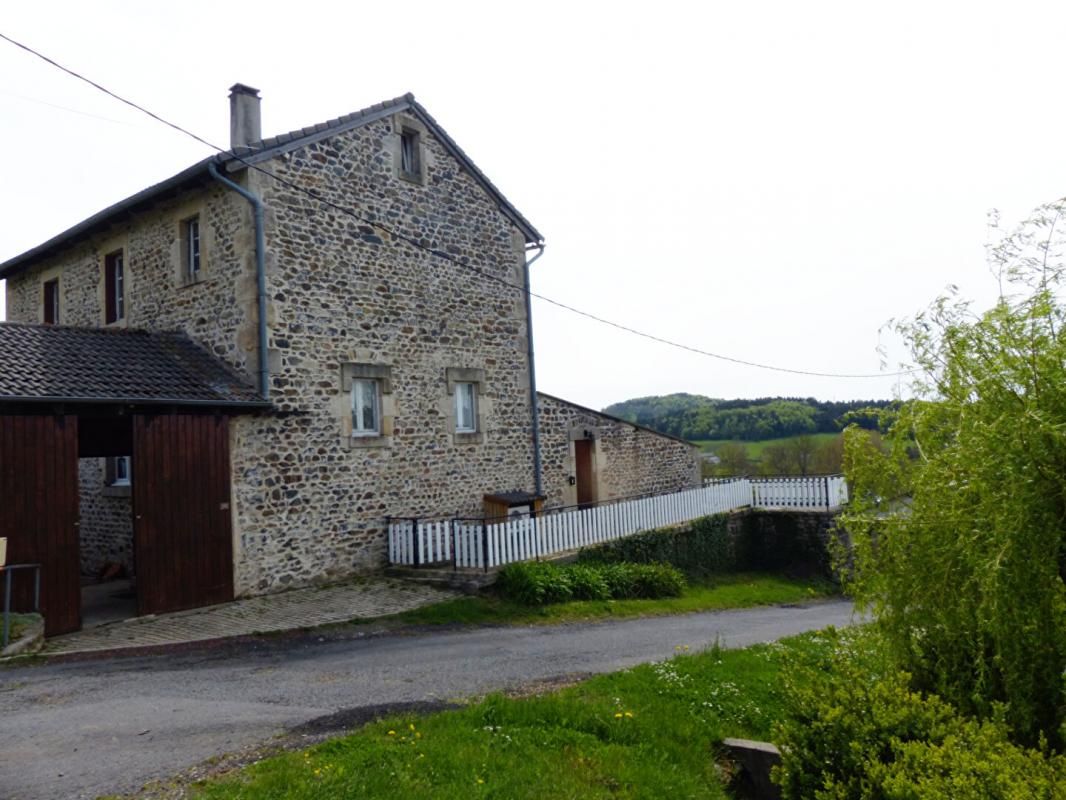 SAINT-JULIEN-CHAPTEUIL Superbe Maison en pierre à Saint-Julien-Chapteuil 3