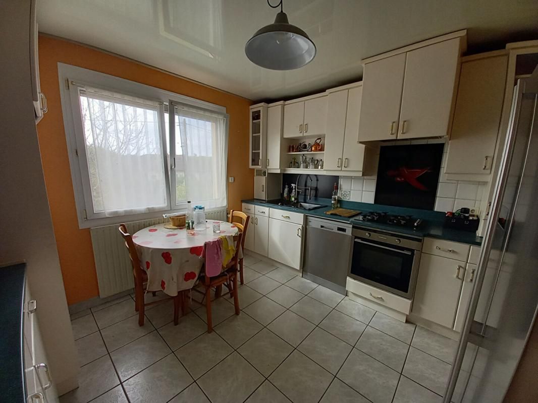 MONTIGNY-LES-VESOUL Maison 7 pieces de 98 m2 à Montigny les Vesoul à 169 000 Euros 3