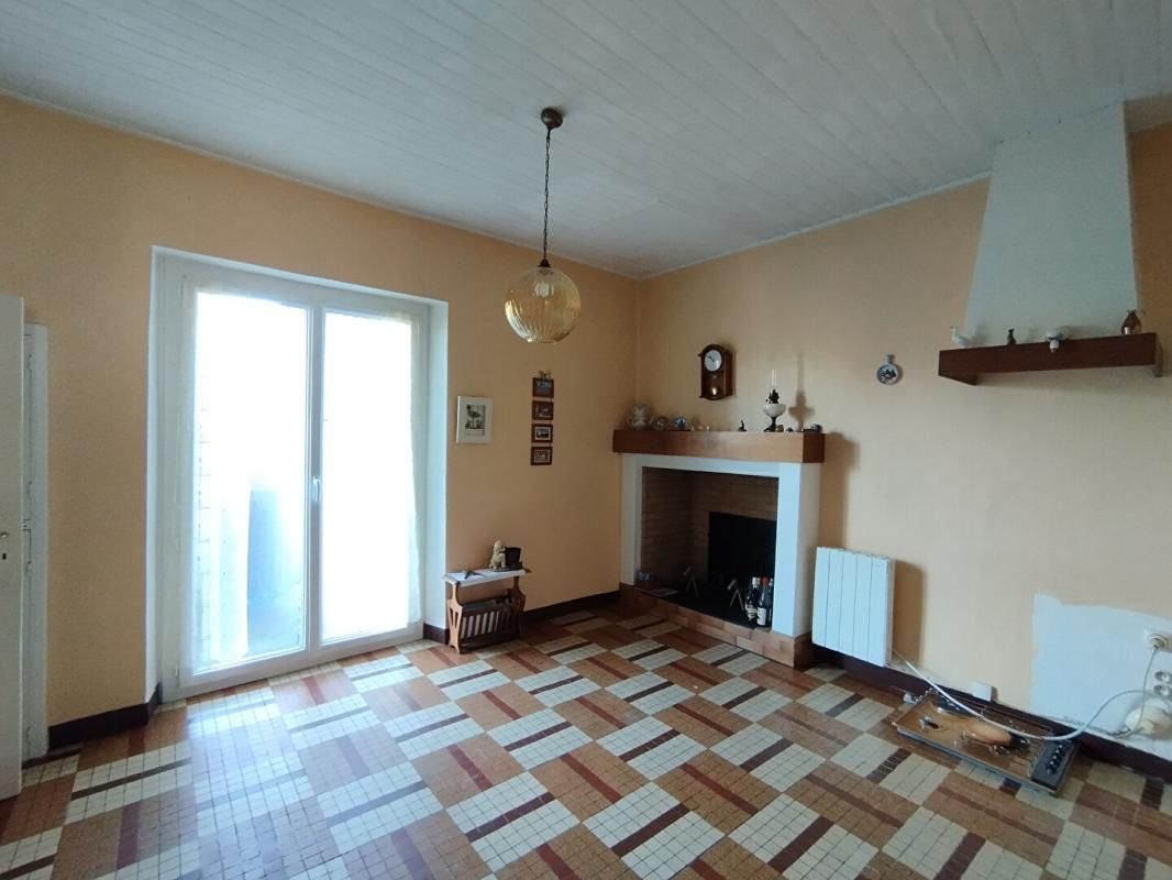 DIVATTE-SUR-LOIRE Ensemble immobilier, 100m² habitable + 170m² annexes 3