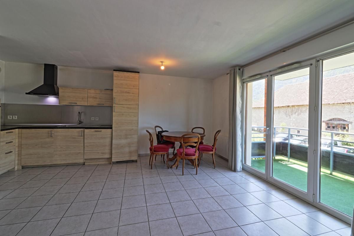 DOUSSARD Appartement de 67 m² 2 chambres avec garage et cave 2