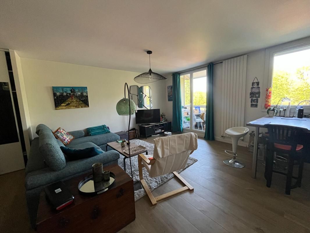 LE MANS Bord de l'Huisne superbe T3 avec balcon et petite terrasse 4