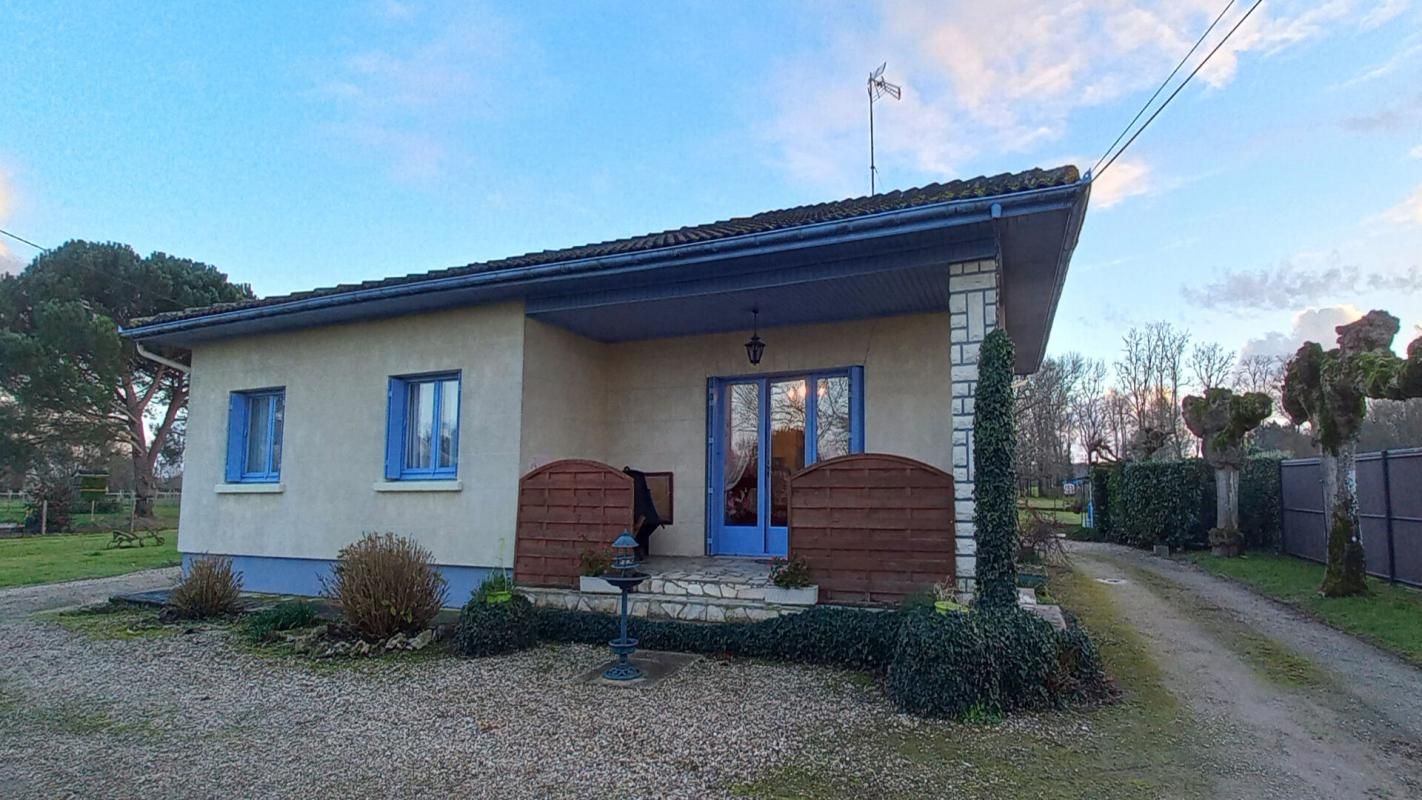 Charmante Maison plain pied avec Vaste Terrain en Zone Naturelle