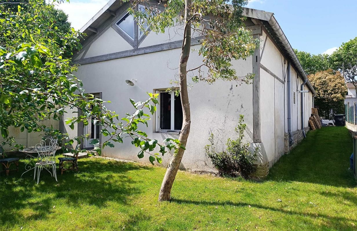 Atelier d'artiste Loft 180m² avec jardin Neuilly-Plaisance (93360)
