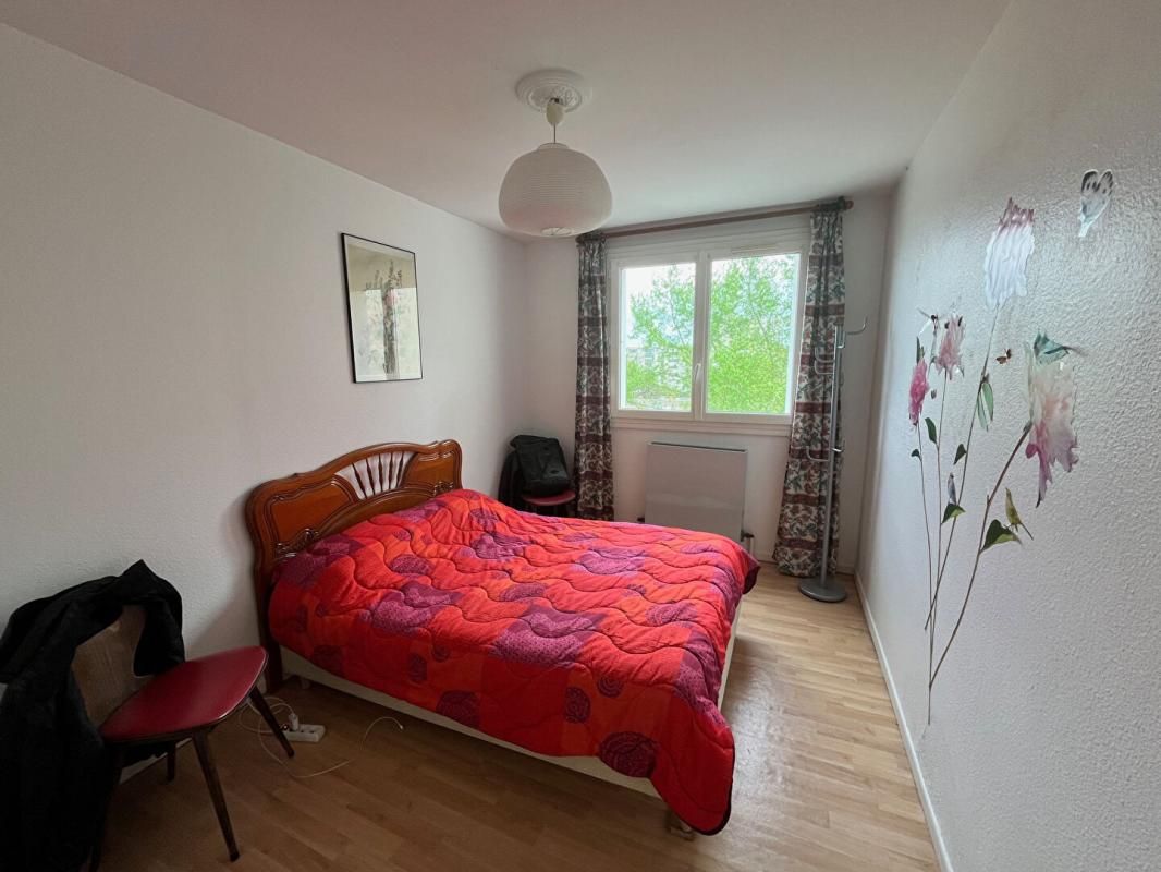 MOULINS Appartement Moulins Cave Garage Balcon 4