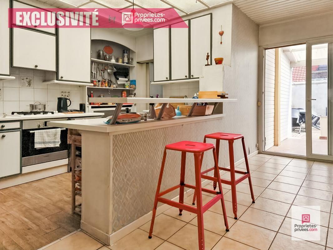 WATTRELOS Wattrelos, proche Laboureur, maison de type 1930 avec 4 chambres et terrasse 4