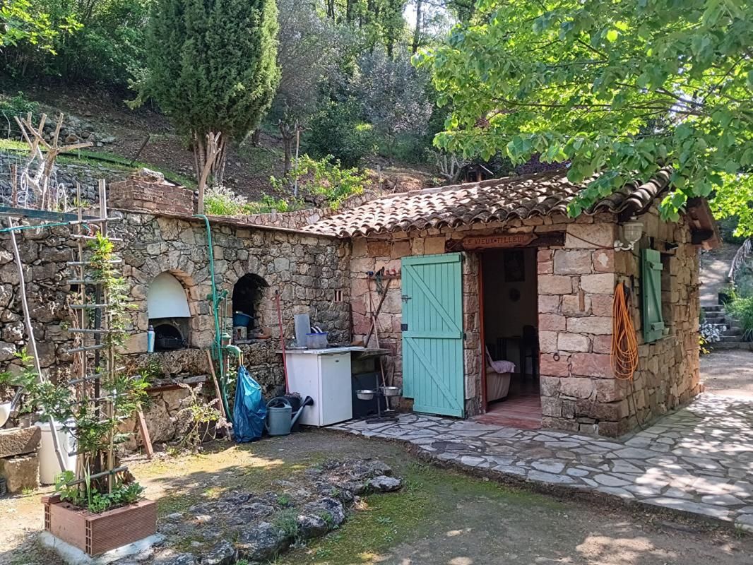 BARGEMON CABANON EN PIERRE 2