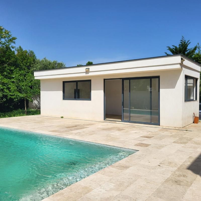 SERNHAC A vendre - Villa contemporaine avec piscine entre Beaucaire et Nimes 2