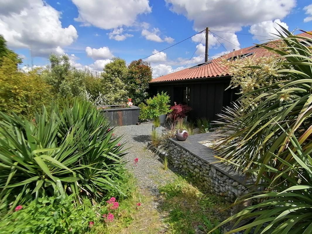 Maison rénovée avec 4 chambres et vie de plain pied - 406271