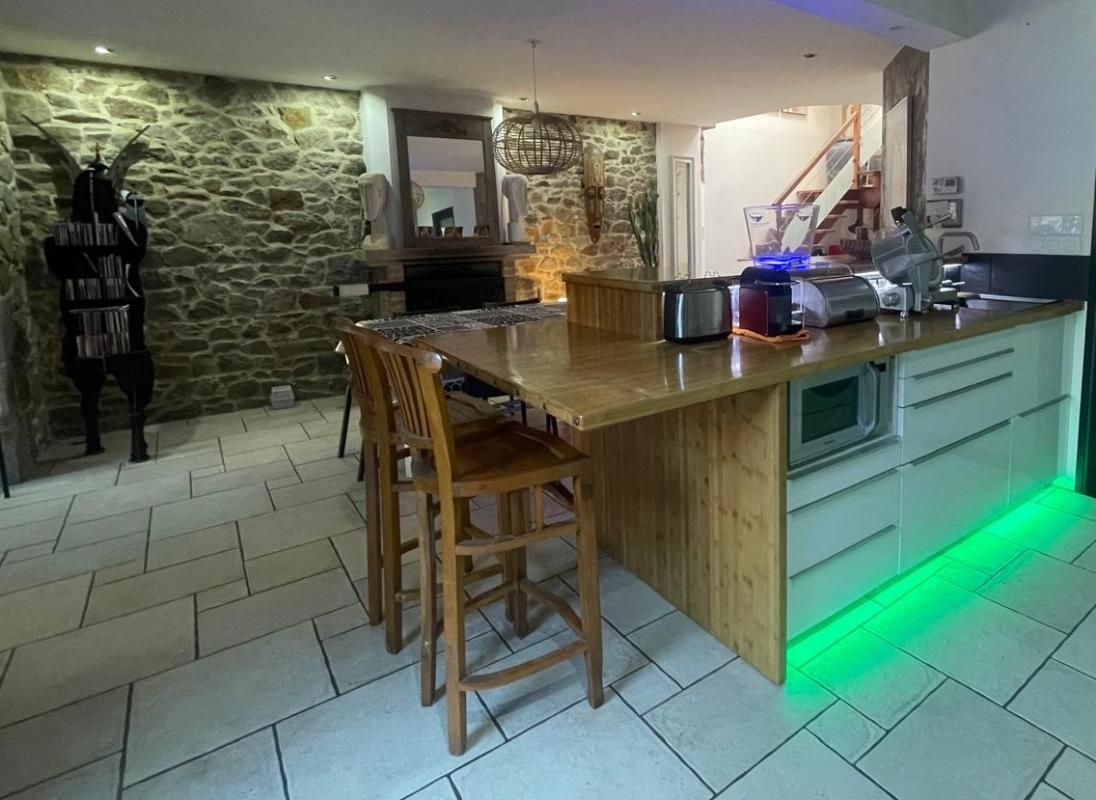 SAINT-BRIEUC Maison de caractère entièrement rénovée 127m² à Saint-Brieuc 2