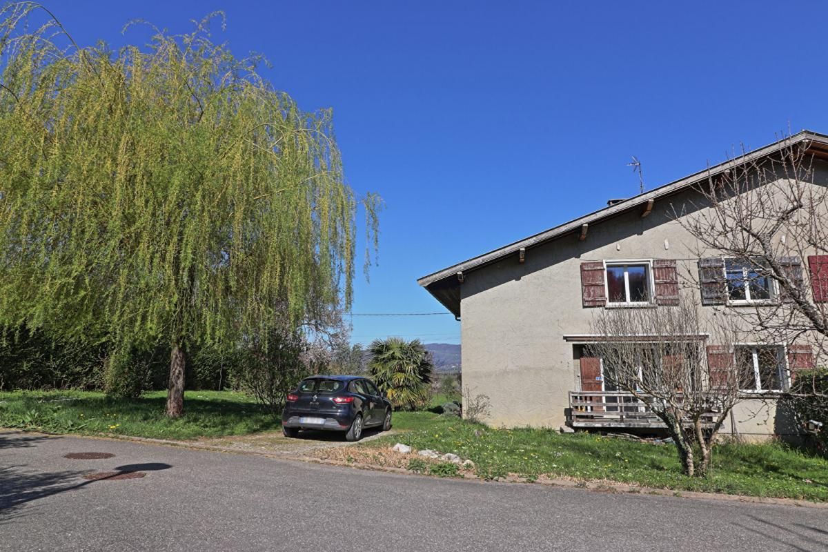 ANNECY-LE-VIEUX Maison mitoyenne Annecy Le Vieux 7 pièces 160 m², parcelle de 636 m² 2