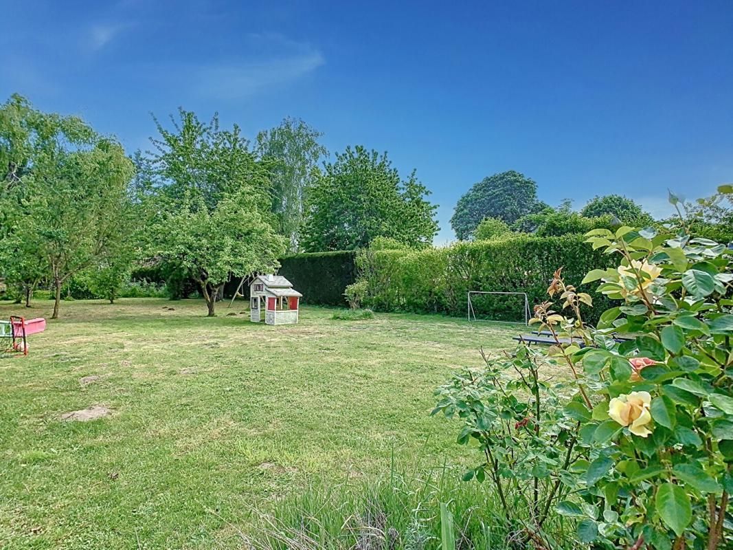 LONGERE - 206M² - 4 CHAMBRES - GARAGE - JARDIN - 60140 LIANCOURT