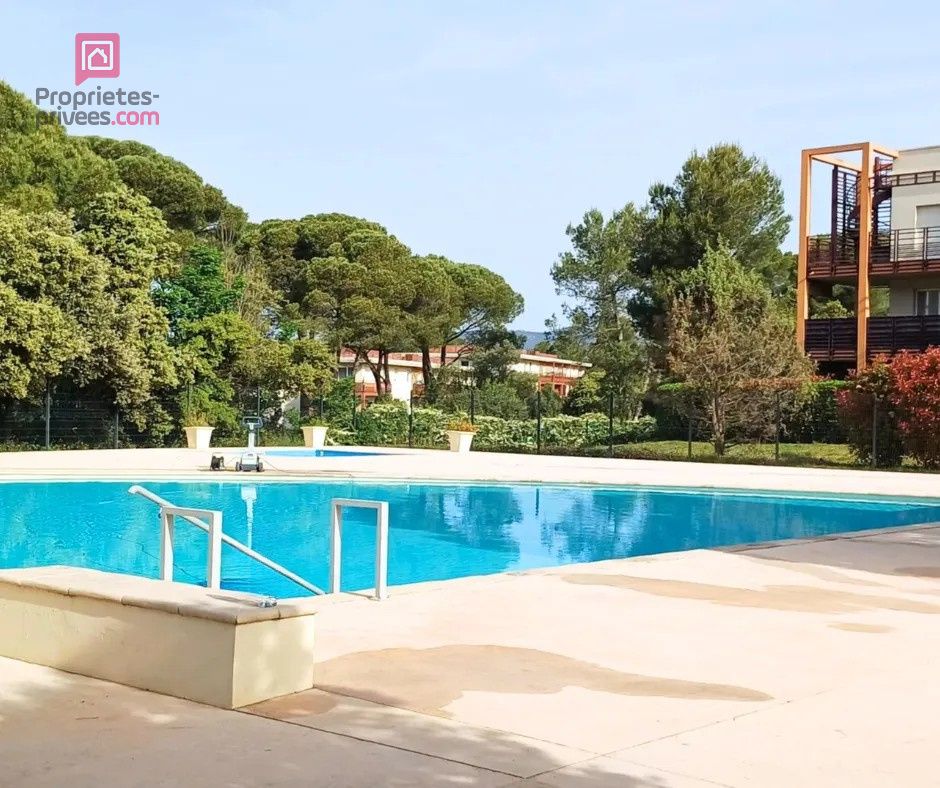 FREJUS 3P en rez-de-jardin - Terrasse, garage, résidence avec piscine - Calme absolu et emplacement privilégié ! 1