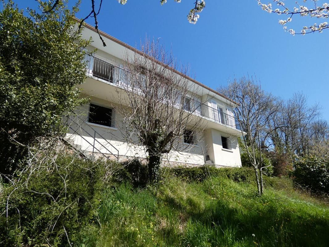 TULLE Maison sur les hauteurs de Tulle vue dégagée - au calme 4