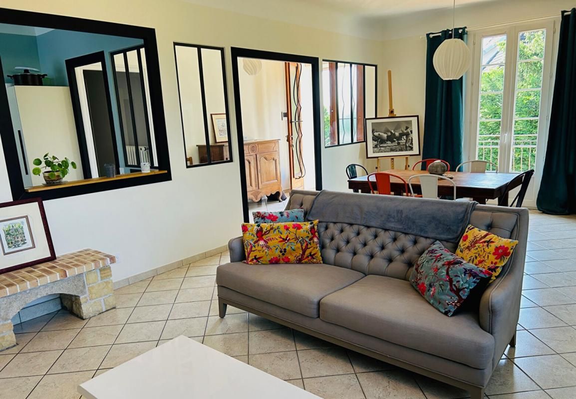 CREUZIER-LE-VIEUX Villa Creuzier Le Vieux 8 pièce(s) 200 m2 3