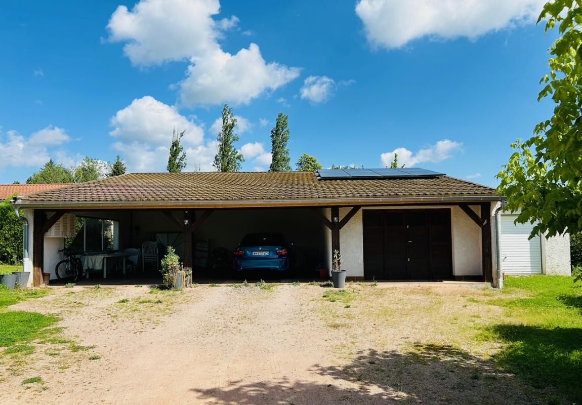 CREUZIER-LE-VIEUX Villa Creuzier Le Vieux 8 pièce(s) 200 m2 4
