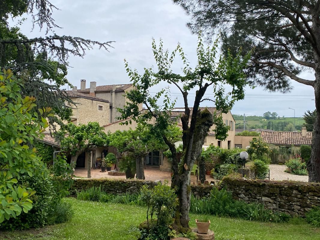 SAINT-MACAIRE Rare et superbe propriété à Saint Macaire 15 pièces 700 m2 2