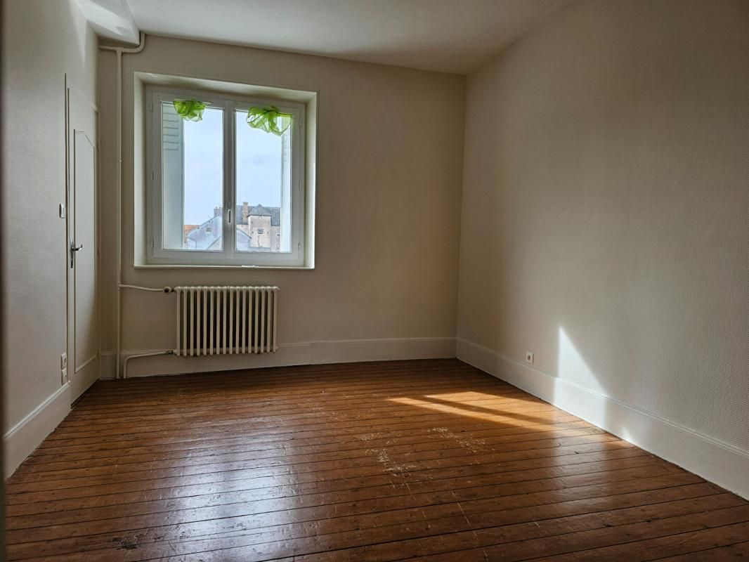 ROUVRAY-SAINT-DENIS Appartement de 3 pièces, 2 chambres, garage et grenier au dessus 2