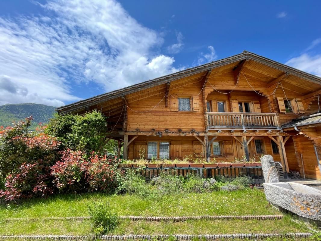 Chalet Faverges 185 m2, 4 chambres, terrain clos et arboré + de 2000 m², garage double