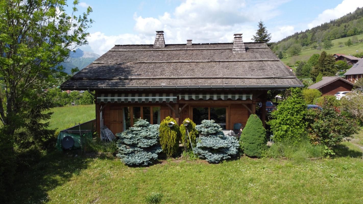 FAVERGES Chalet Faverges 185 m2, 4 chambres, terrain clos et arboré + de 2000 m², garage double 2