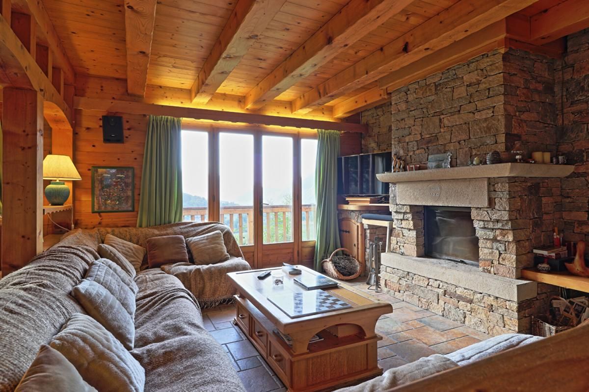 FAVERGES Chalet Faverges 185 m2, 4 chambres, terrain clos et arboré + de 2000 m², garage double 3