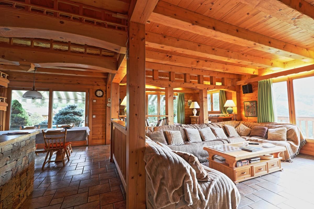 FAVERGES Chalet Faverges 185 m2, 4 chambres, terrain clos et arboré + de 2000 m², garage double 4