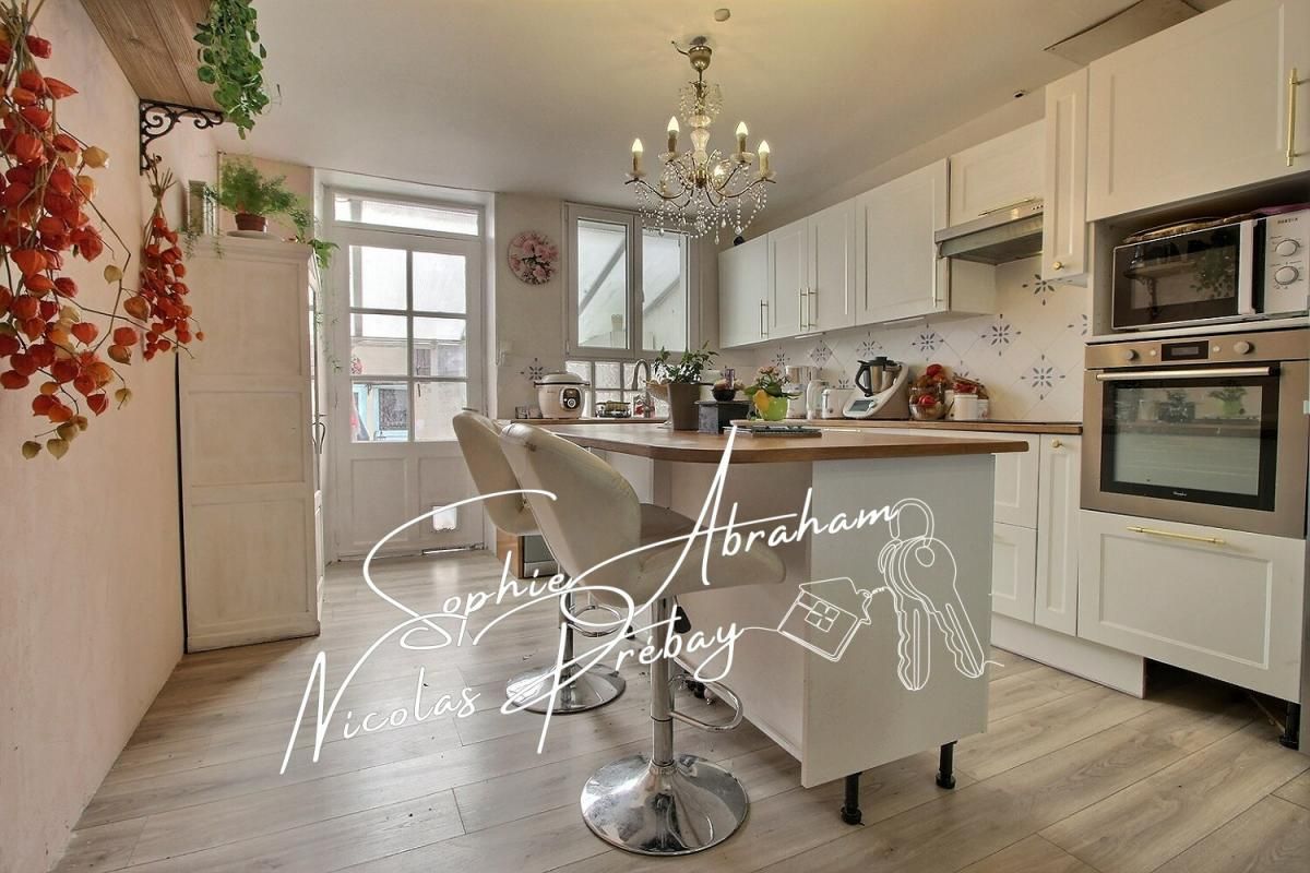 TOURY Maison rurale avec 3 chambres avec agréable cour et dépendance 1
