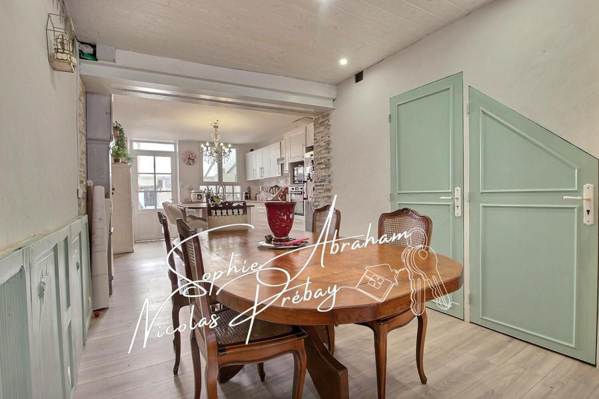 TOURY Maison rurale avec 3 chambres avec agréable cour et dépendance 2
