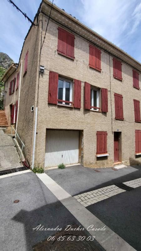 PEYRUIS Maison de Village à rénover avec 3 logements 4
