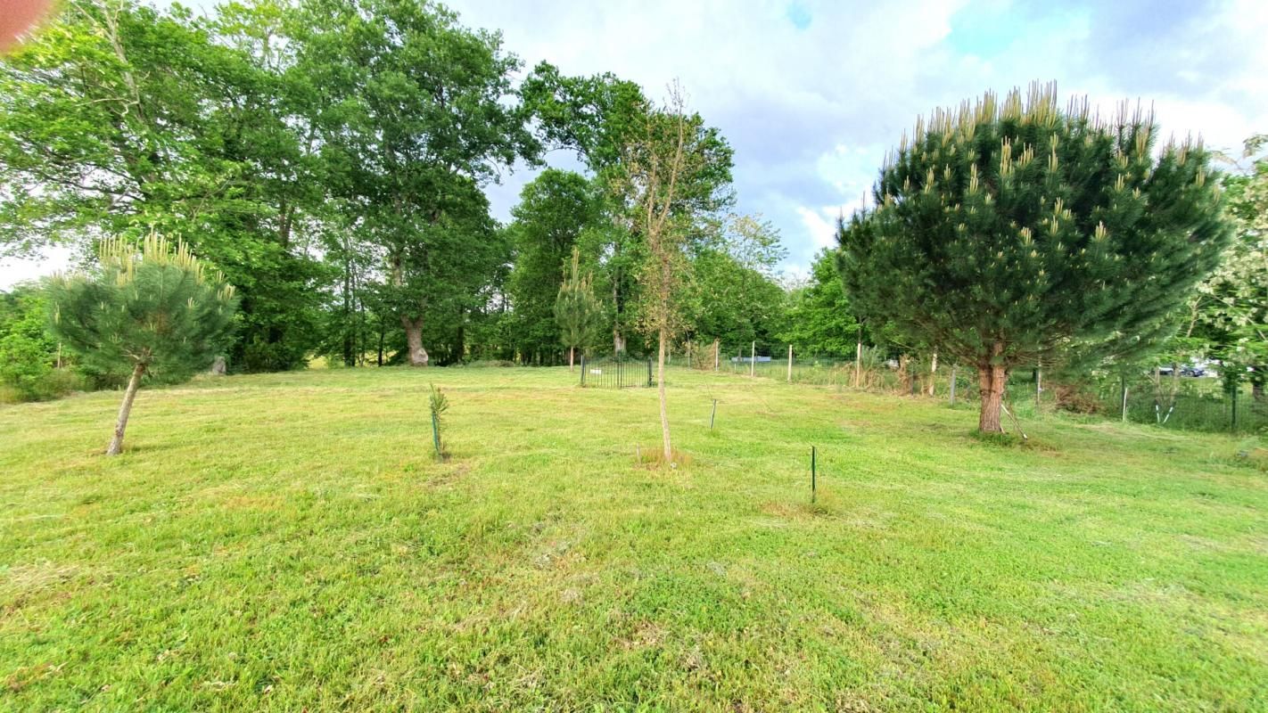 PONTONX-SUR-L'ADOUR Rare, beau terrain constructible 2