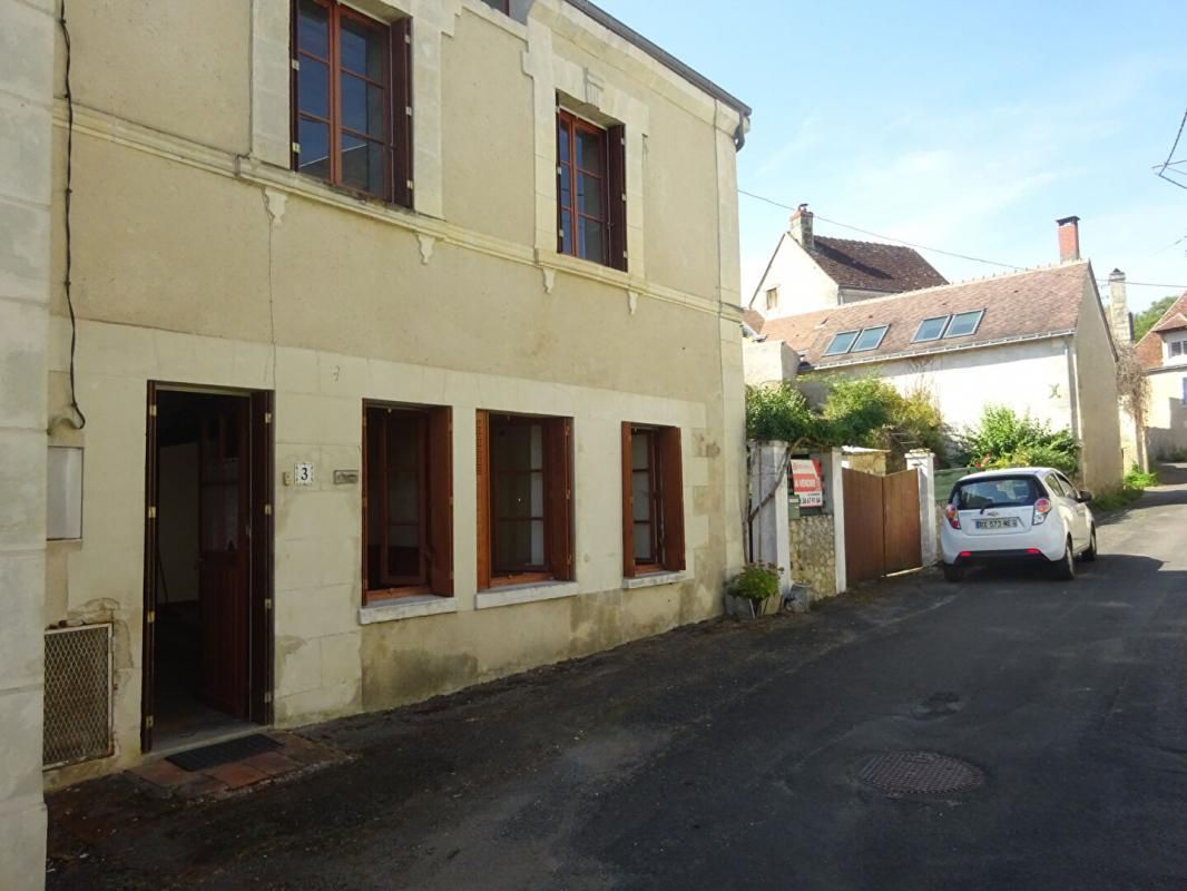 LE PETIT-PRESSIGNY Maison Le Petit Pressigny 7 pièce(s) 0118 m2 2