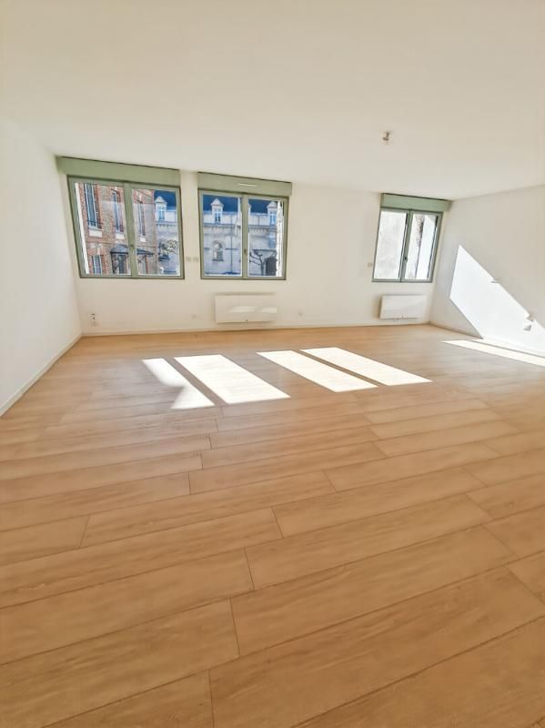 CHALONS-EN-CHAMPAGNE Appartement Chalons En Champagne 3 pièce(s) 78 m2 4