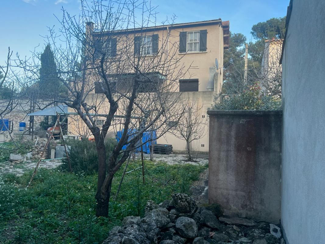 Maison  sur la vieille Couronne  Martigues  -T5 pièce(s) 110 m2 A rénover + Terrain constructible
