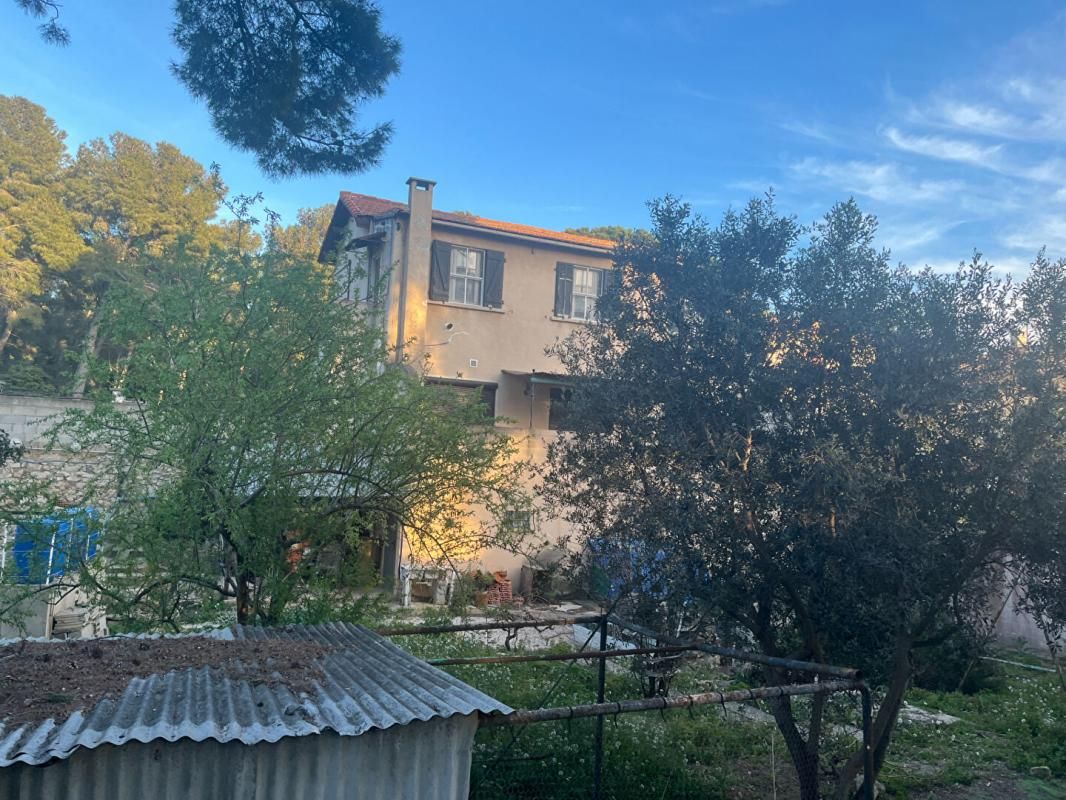 MARTIGUES Maison sur la vieille Couronne Martigues -T5 pièce(s) 110 m2 A rénover + Terrain constructible 2