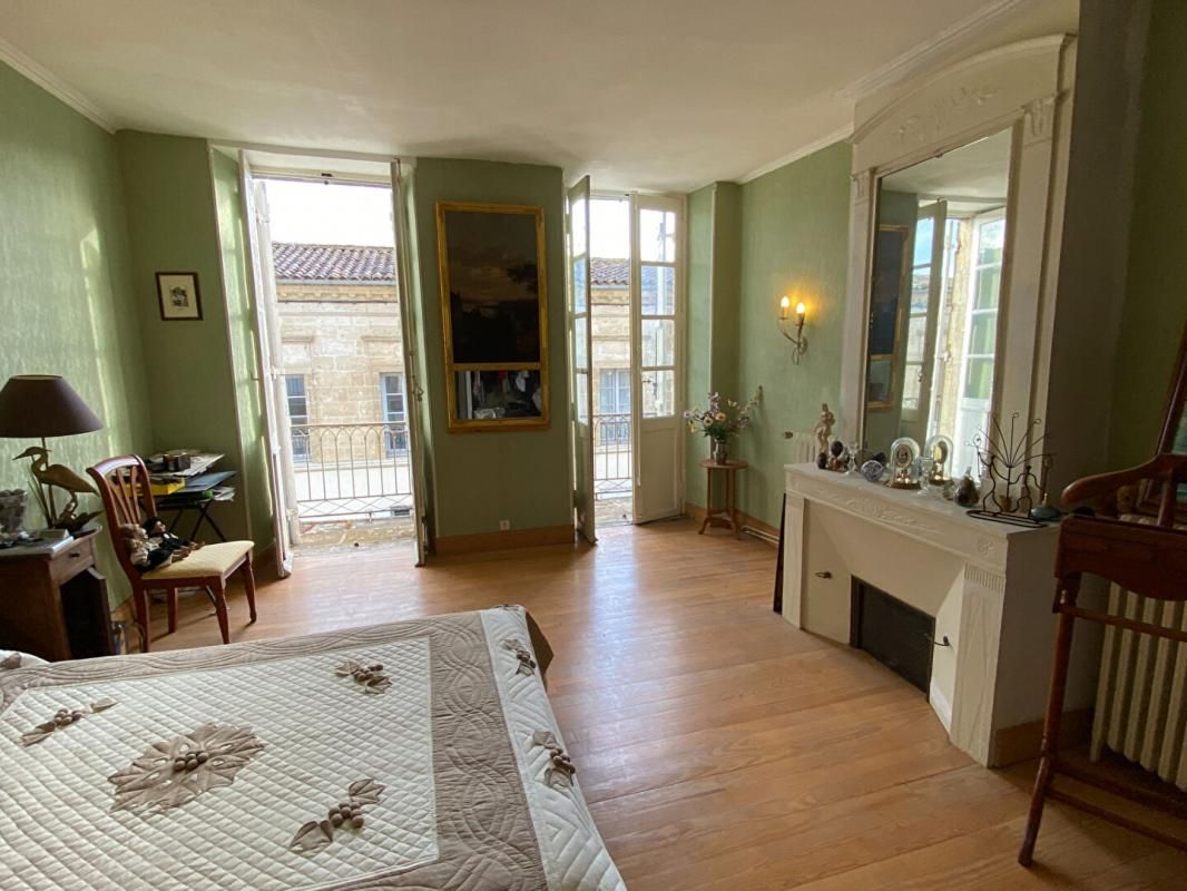 SAUVETERRE-DE-GUYENNE Maison Sauveterre De Guyenne 5 pièces 122 m2 1