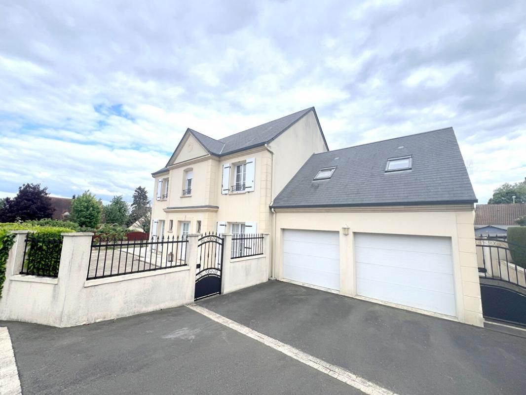 LA CHAPELLE-SAINT-AUBIN Maison - La Chapelle Saint Aubin - 8 pièce(s) - 173 m² 3