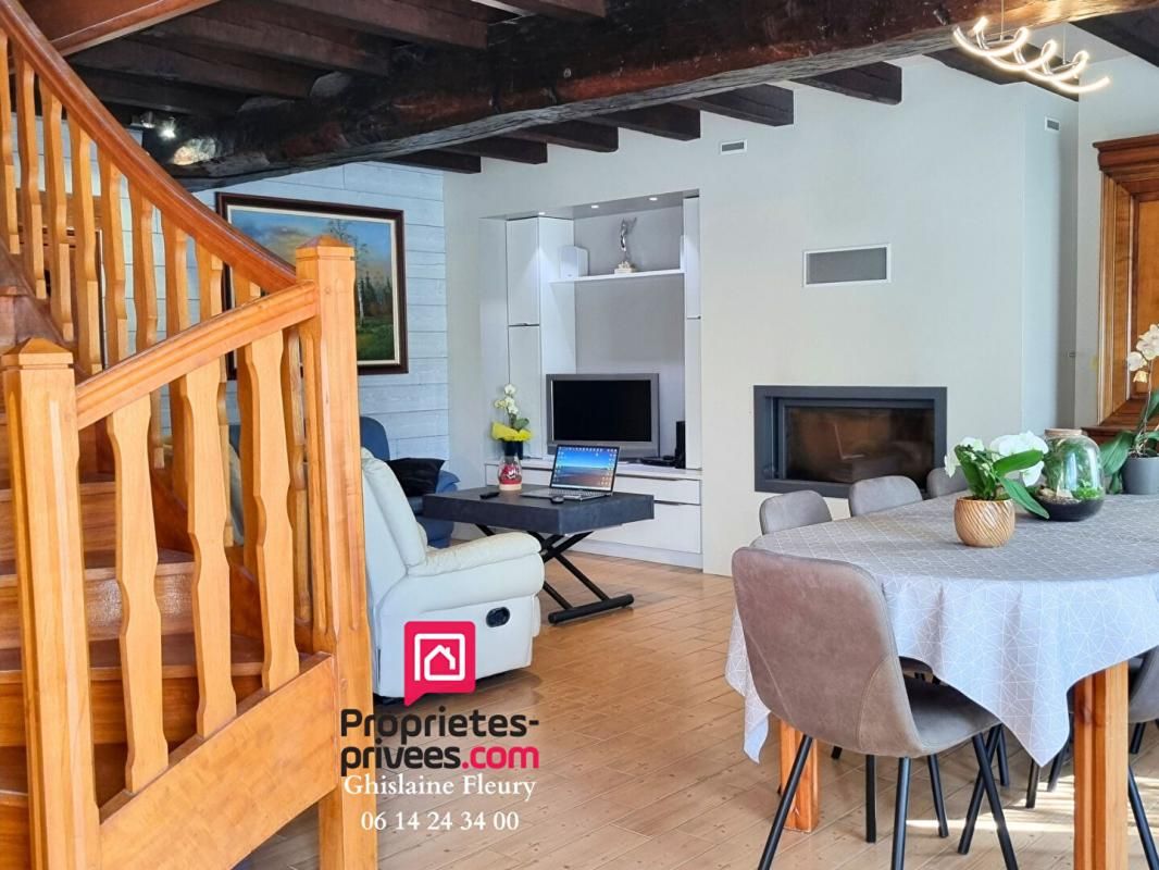 CARO Caro 56140 - Maison en pierre 6 pièces 160 m2, 2 chambres/rdc 3