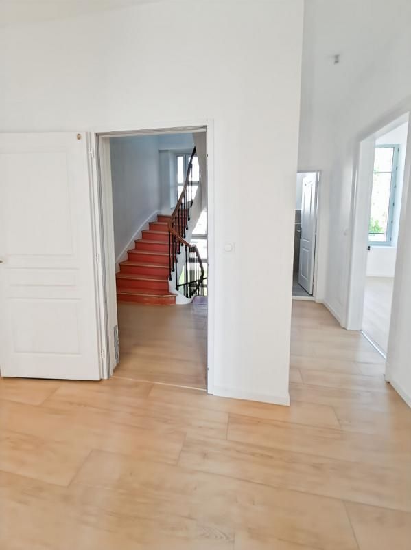CHALONS-EN-CHAMPAGNE Appartement Chalons En Champagne grand 3 pièce(s) 85 m2 avec jardin cave et parking 4