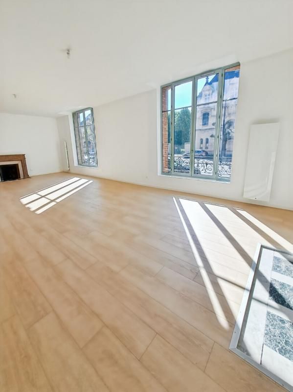 CHALONS-EN-CHAMPAGNE Appartement grand 3 pièce(s) 82 m2 en RDC parking cave et jardin 3