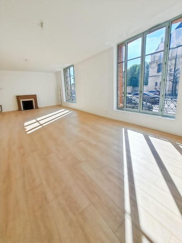 CHALONS-EN-CHAMPAGNE Appartement grand 3 pièce(s) 82 m2 en RDC parking cave et jardin 4