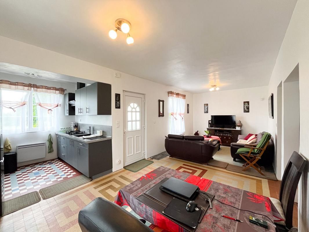 LUCAY-LE-MALE Maison Lucay Le Mâle 5 pièce(s) 96 m2 2