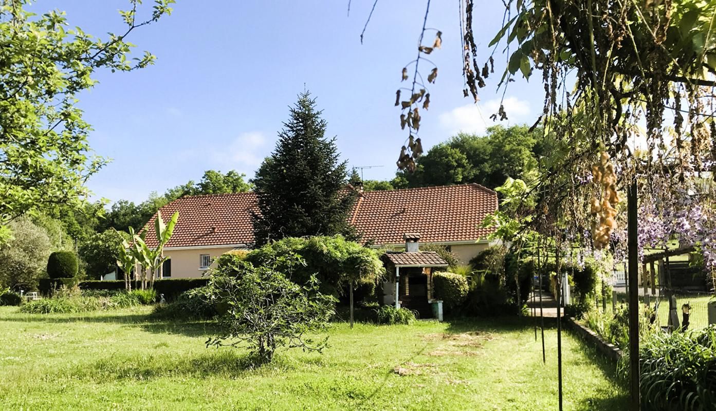 LOUBIENG Maison contemporaine de plain pied sur 145 M² 2